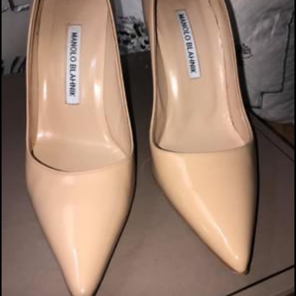 MANOLO BLAHNIK BB Patent Leather Pumps Nude. - Picture 2 of 7